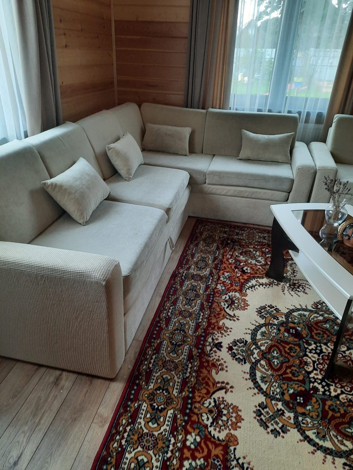 Чехлы в интерьере - Примеры натяжных чехлов на диванах, чехлов на креслах ичехлов на стульях в Санкт-Петербурге